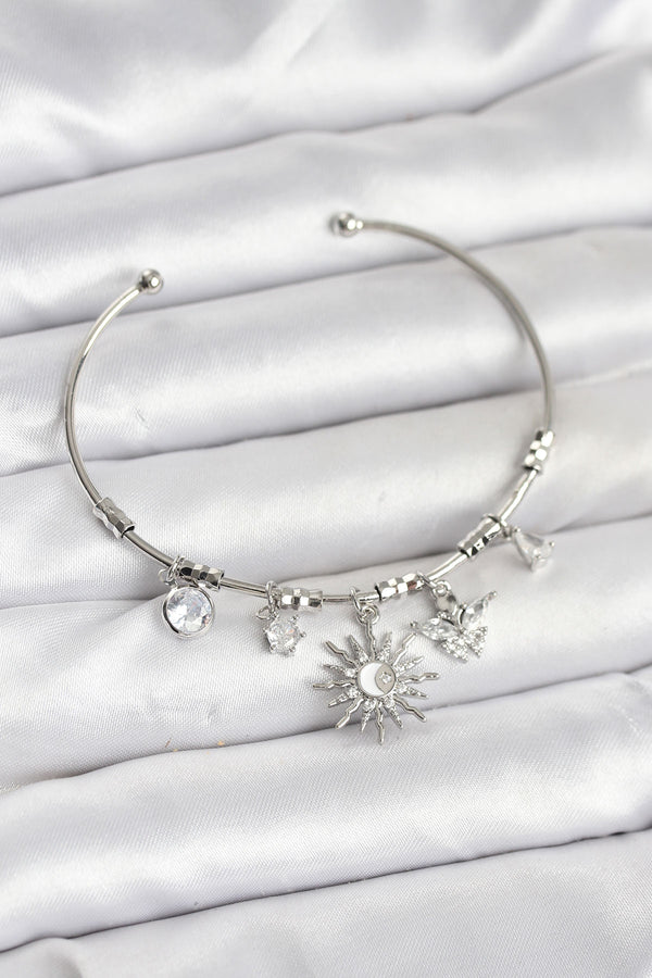 BB8042 - Güneş Charmlı Gümüş Renk Pirinç Kadın Bileklik