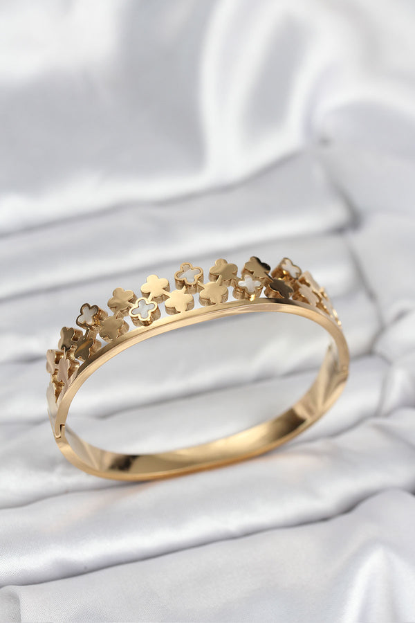 BB8072 - 316L Çelik Gold Renk Minimal Yoncalı Kadın Kelepçe Bileklik