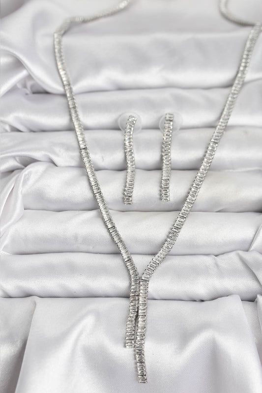 BKO10637 - Gümüş Renk Baget Zirkon Taşlı Kadın Kolye Küpe Set