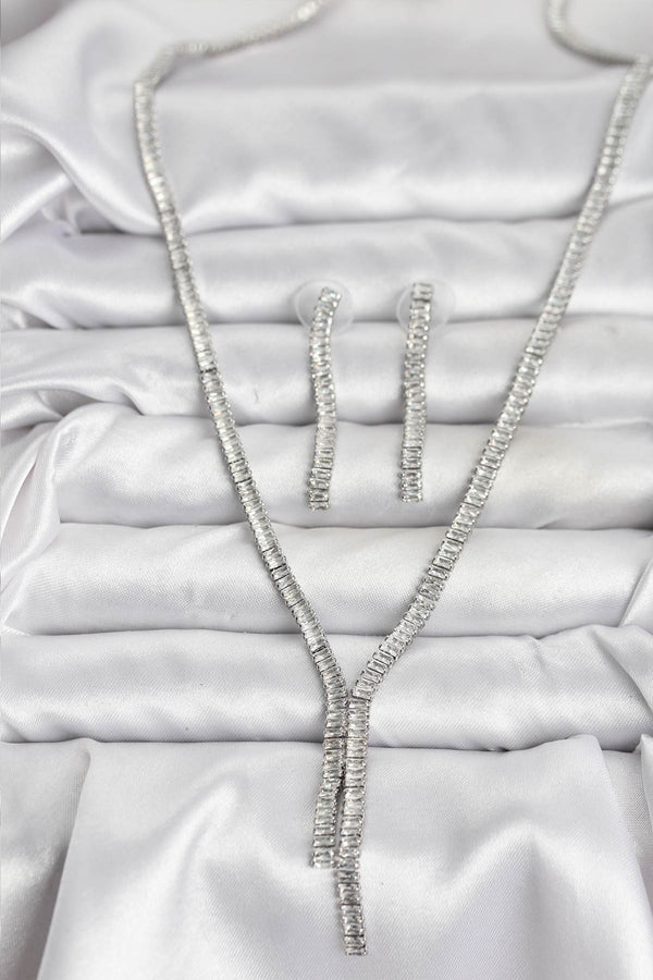 BKO10637 - Gümüş Renk Baget Zirkon Taşlı Kadın Kolye Küpe Set