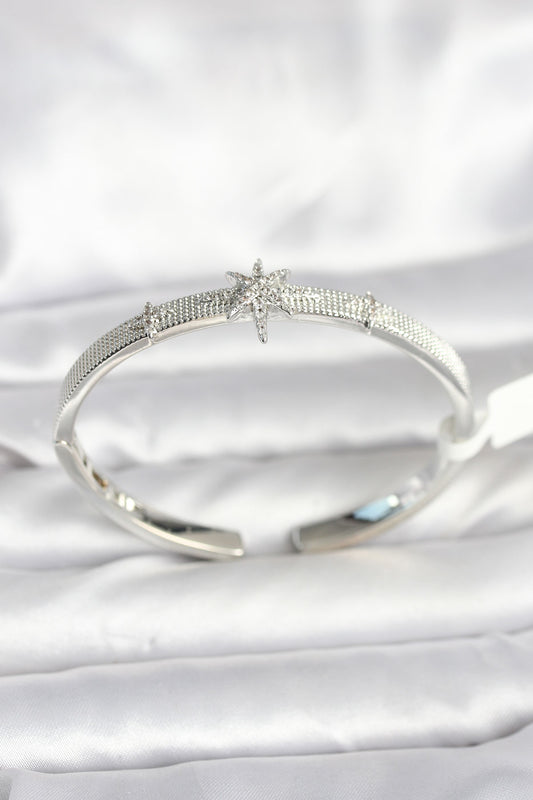 BB8092 - Pirinç Gümüş Renk Kutup Yıldızı Model Kadın Kelepçe Bileklik