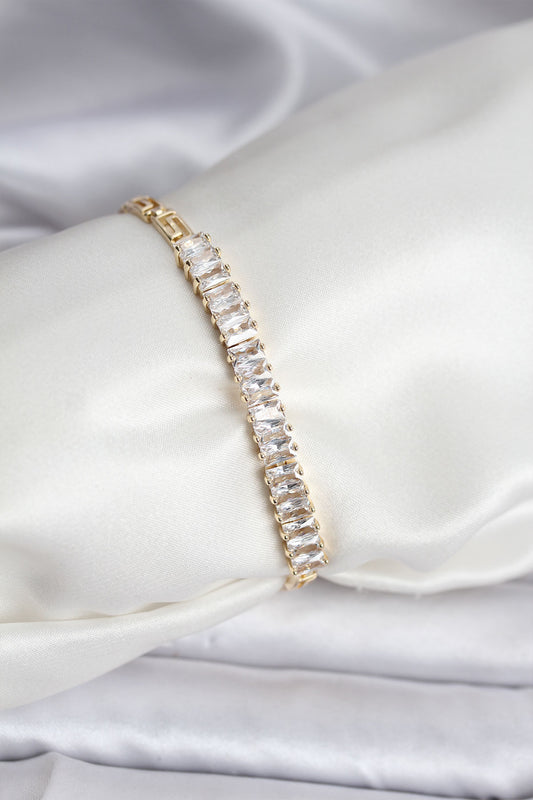 BB8126 - 14K Gold Renk Kaplama Zirkon Taşlı Baget Model CM Kadın Bileklik